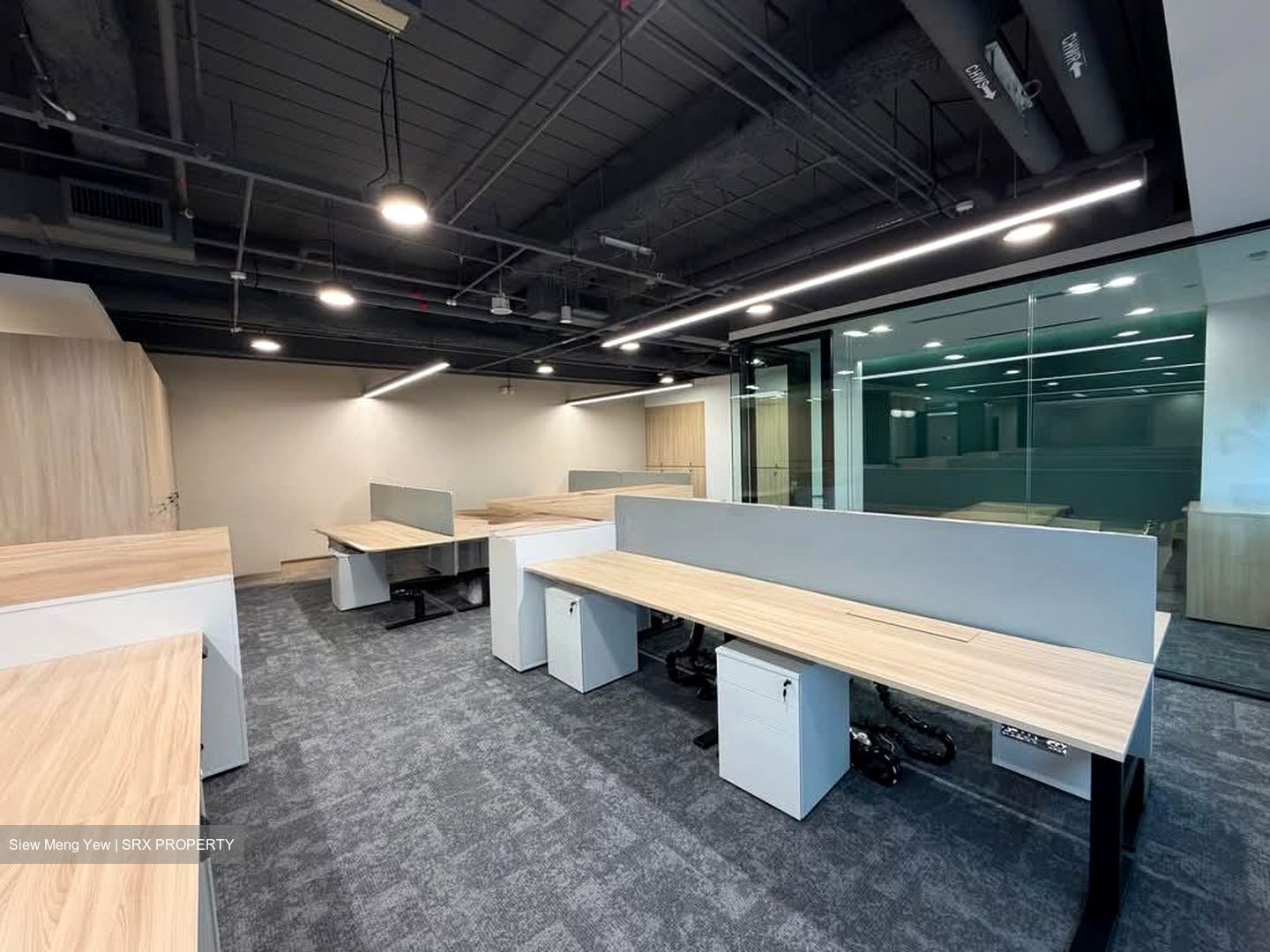Chevron House (D1), Office #588637961